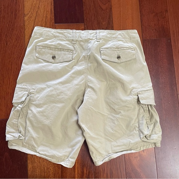 Gap 10" Cargo Shorts Mens 33 Khaki Tan Brown Flap Pockets Outdoors Hiking B6 - Picture 2 of 4